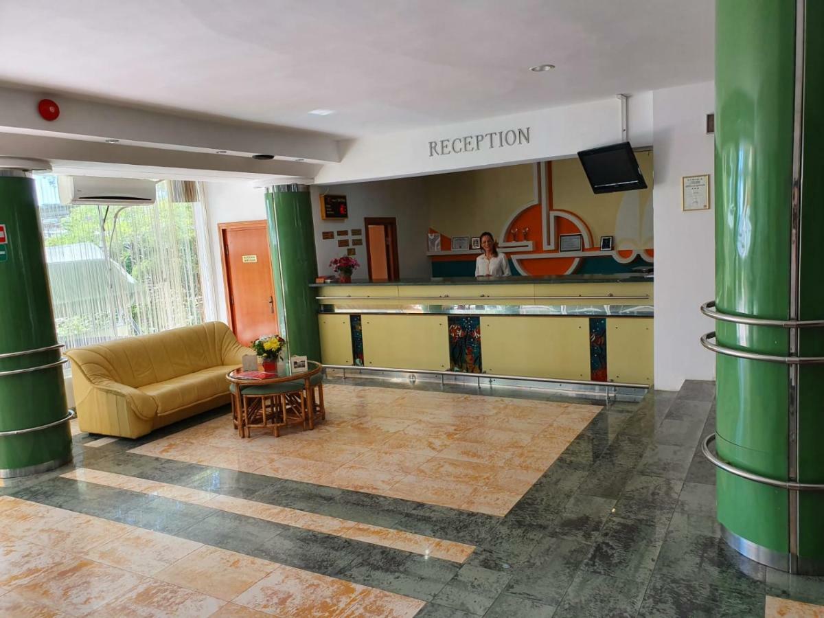 Hotel Central مامايا المظهر الخارجي الصورة